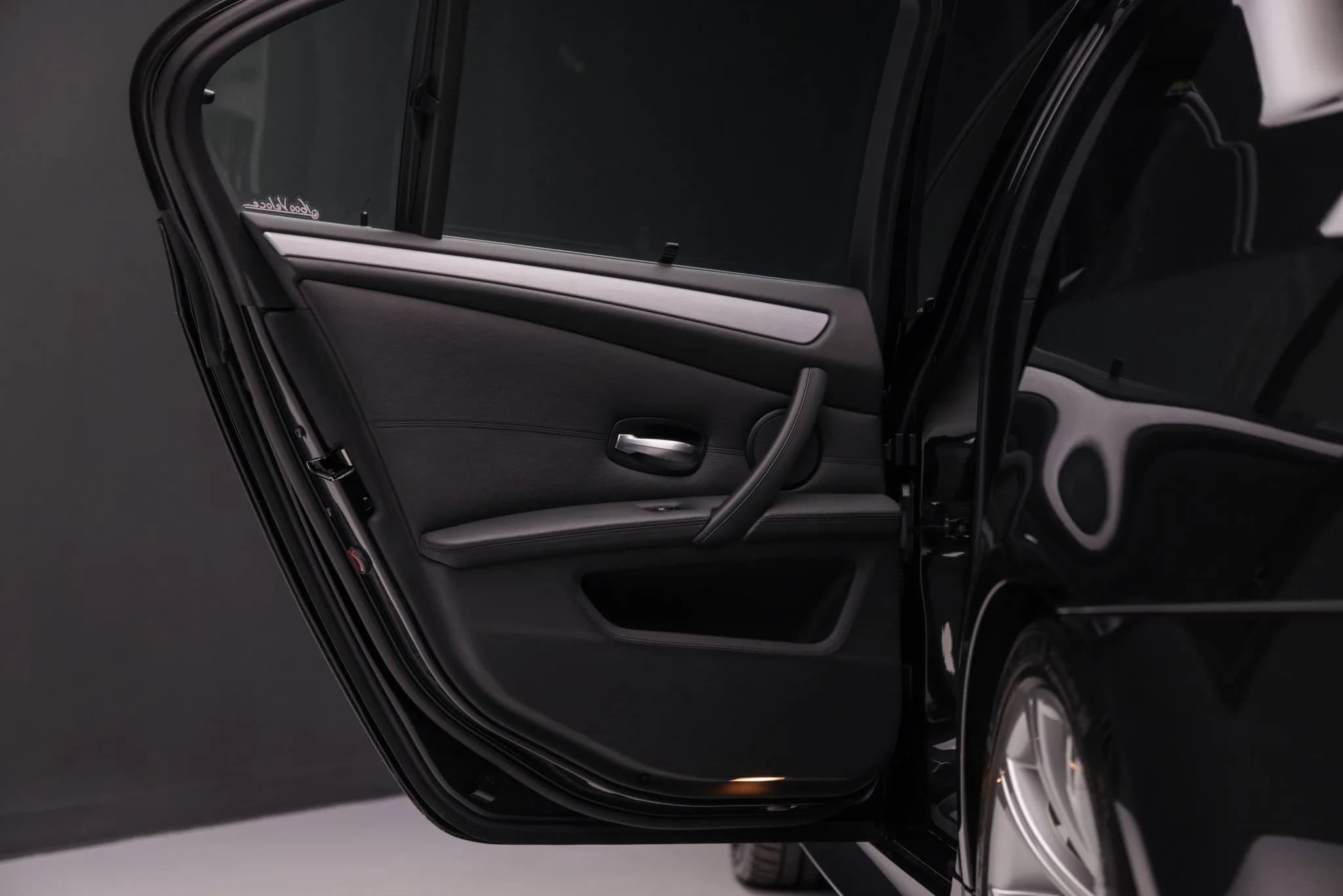 2008 BMW M5 Sedan — Interior 9