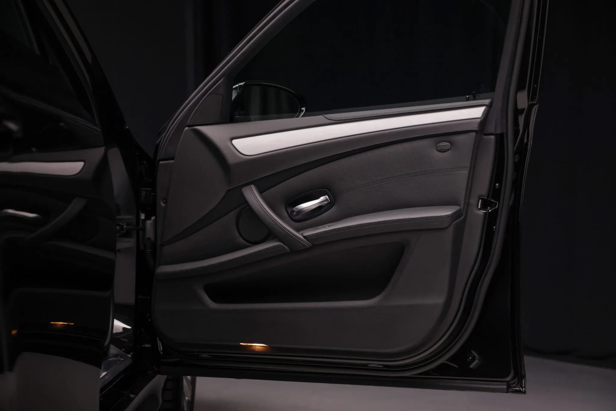 2008 BMW M5 Sedan — Interior 11