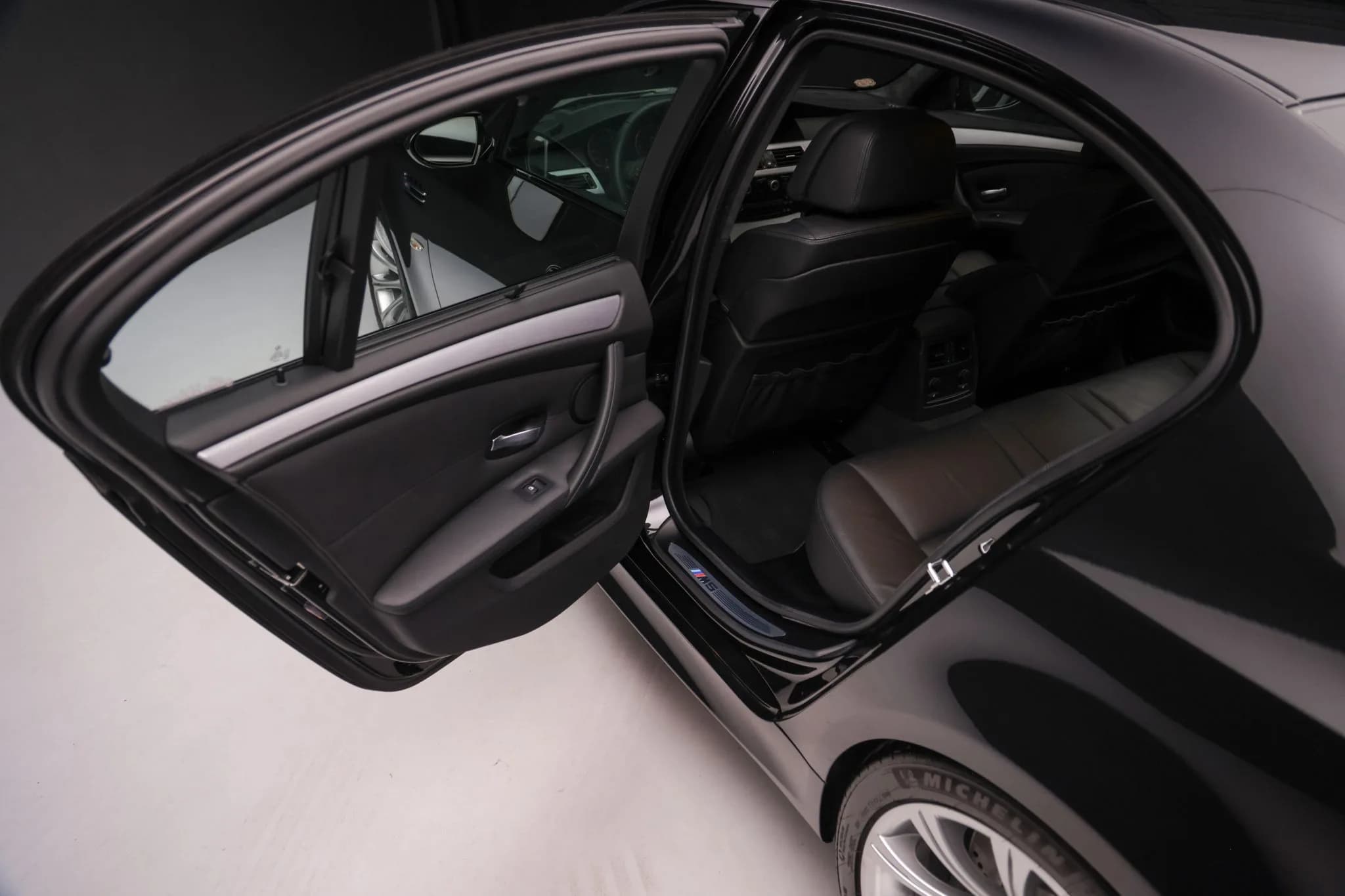 2008 BMW M5 Sedan — Interior 14