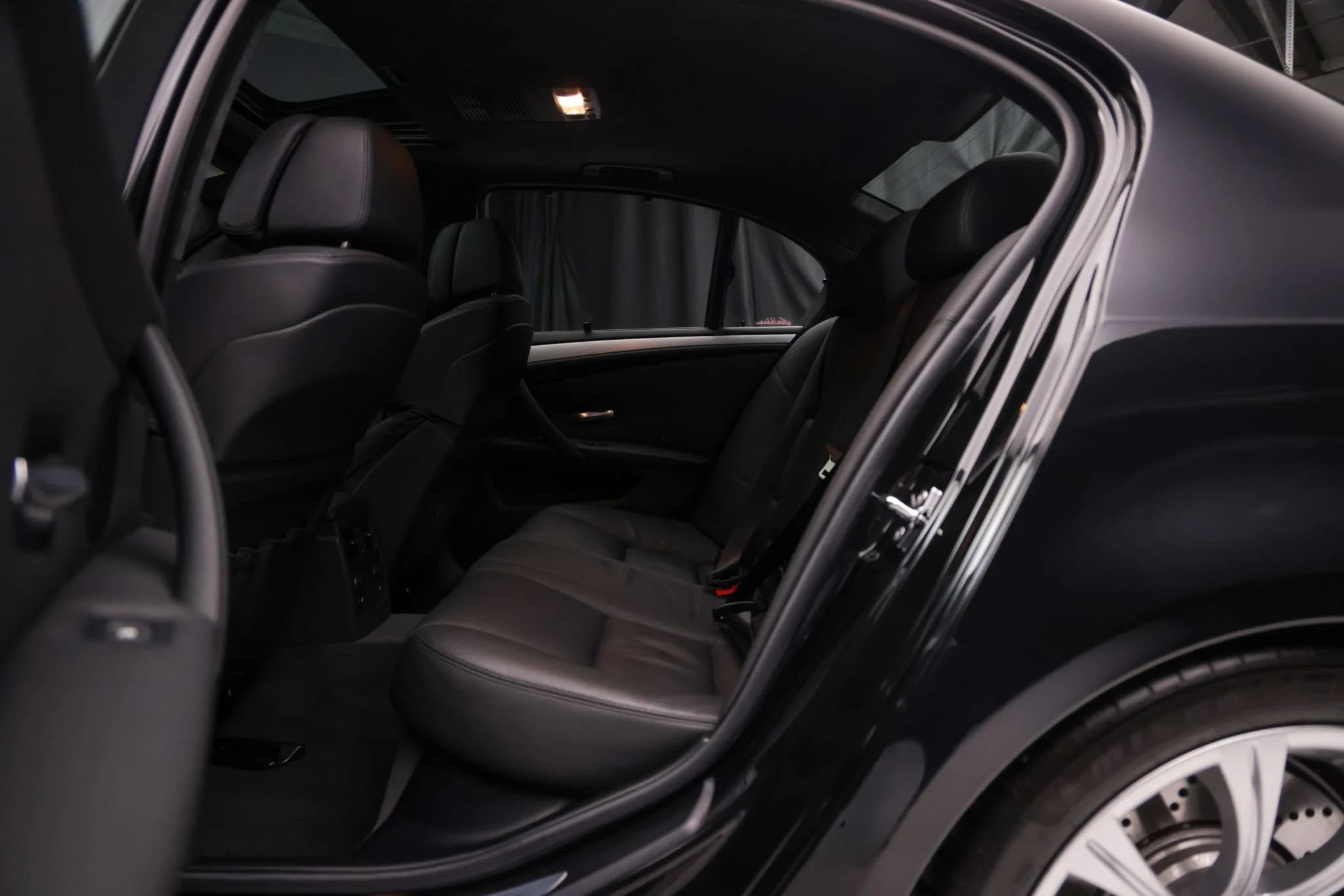 2008 BMW M5 Sedan — Interior 22