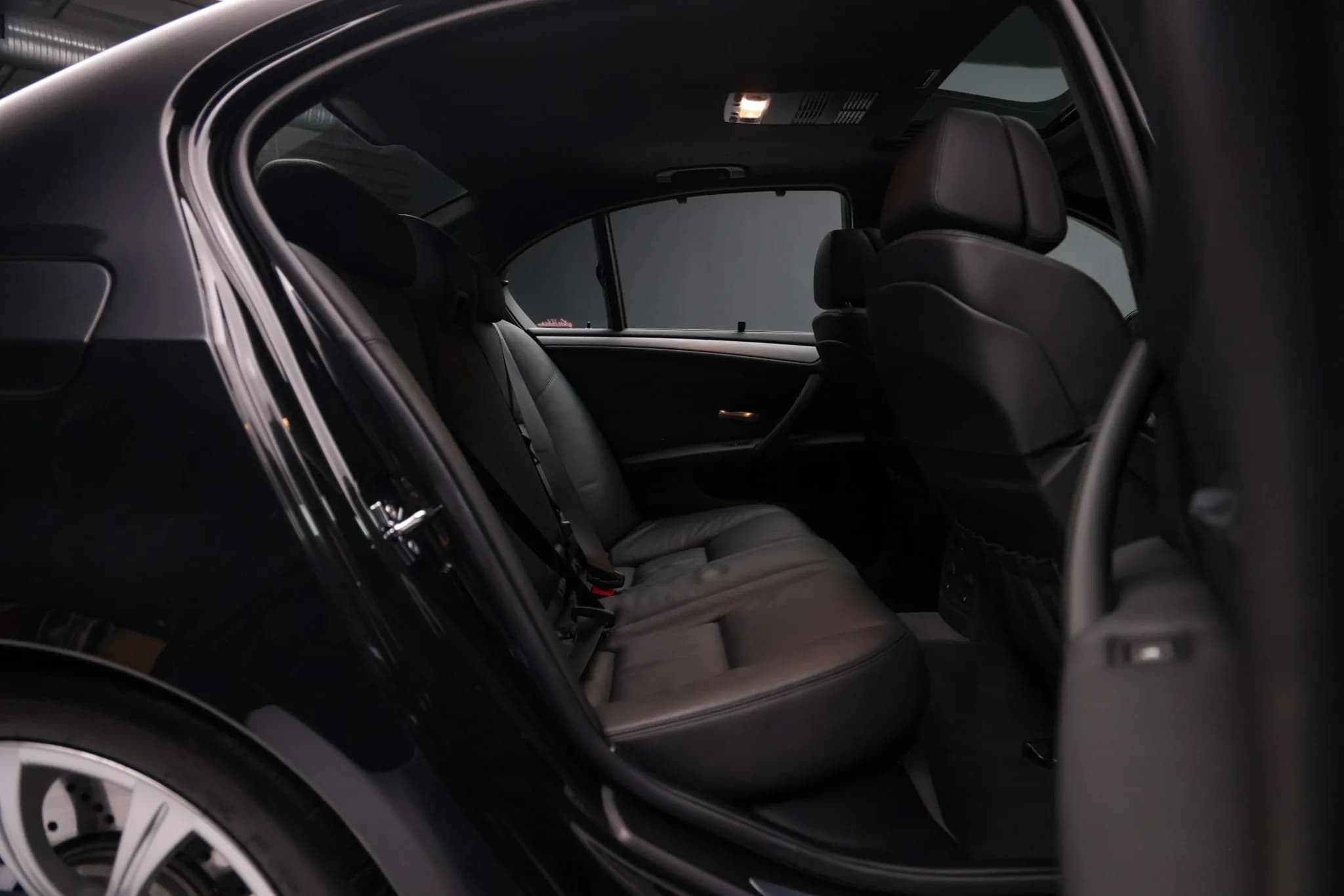 2008 BMW M5 Sedan — Interior 23