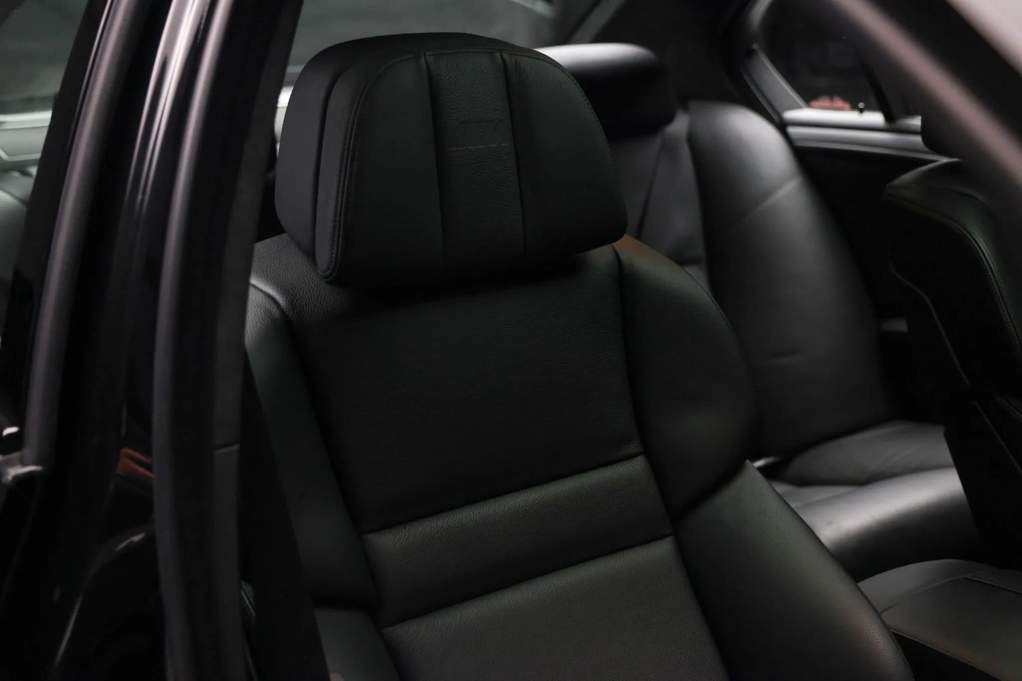 2008 BMW M5 Sedan — Interior 31