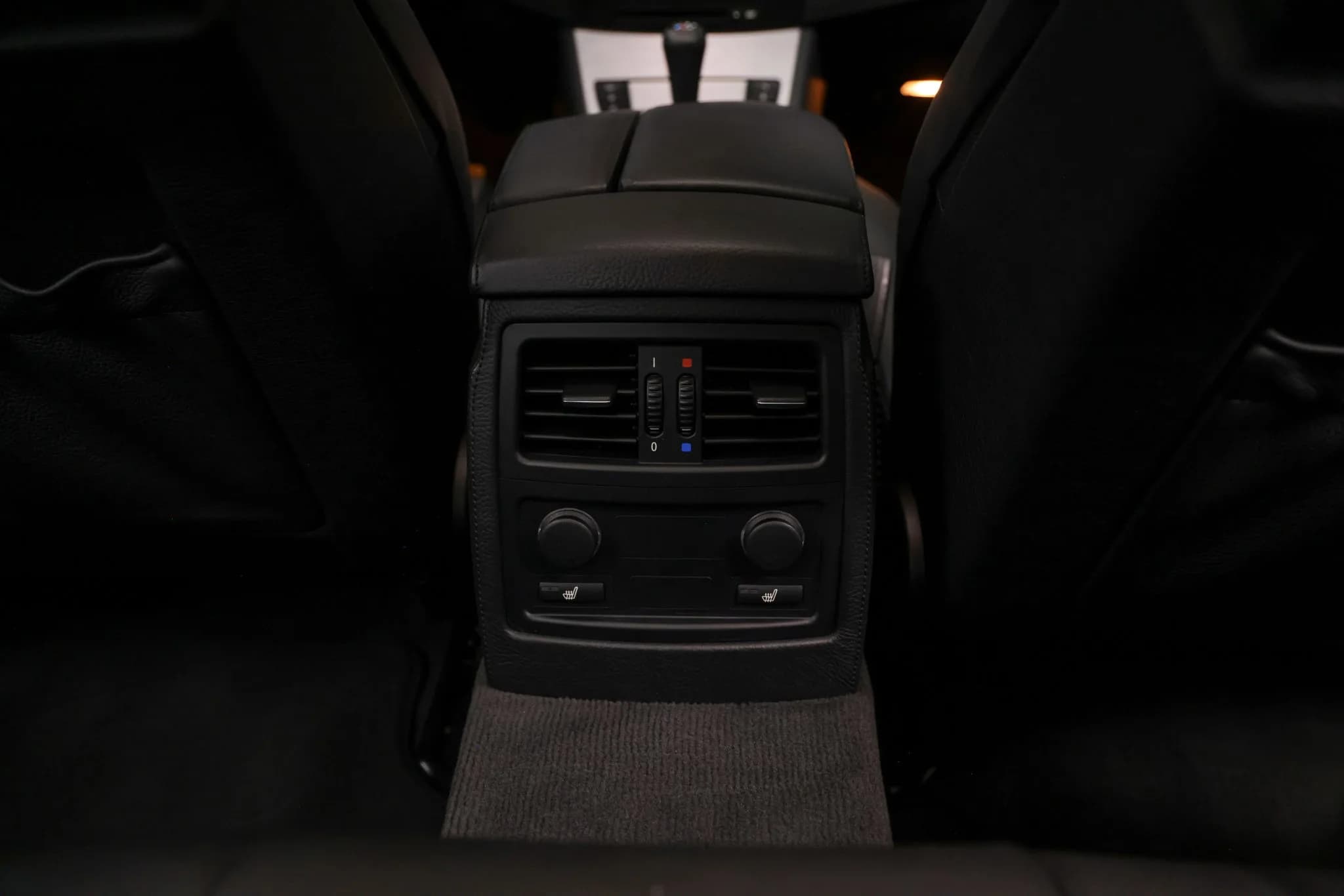 2008 BMW M5 Sedan — Interior 34