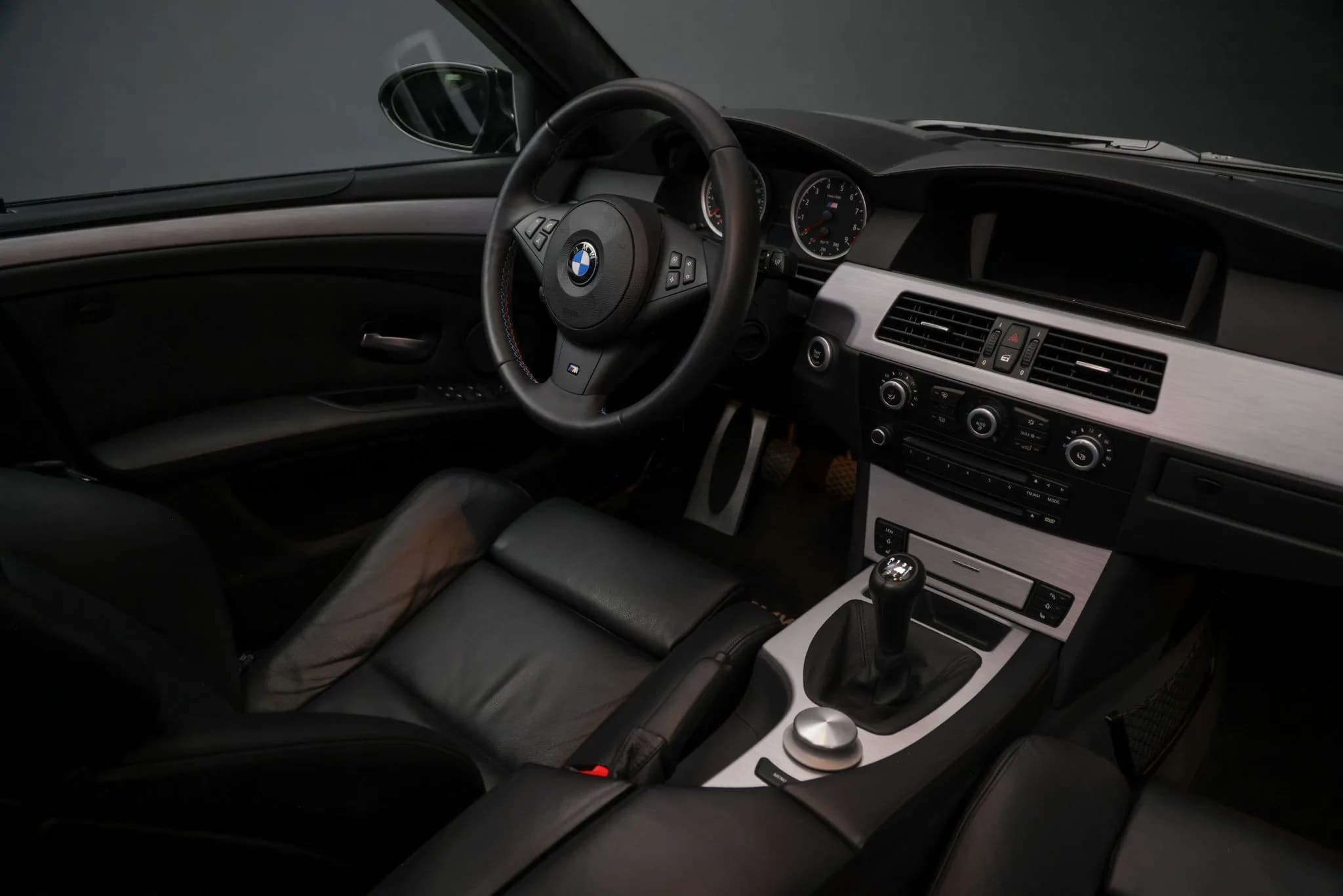 2008 BMW M5 Sedan — Interior 41