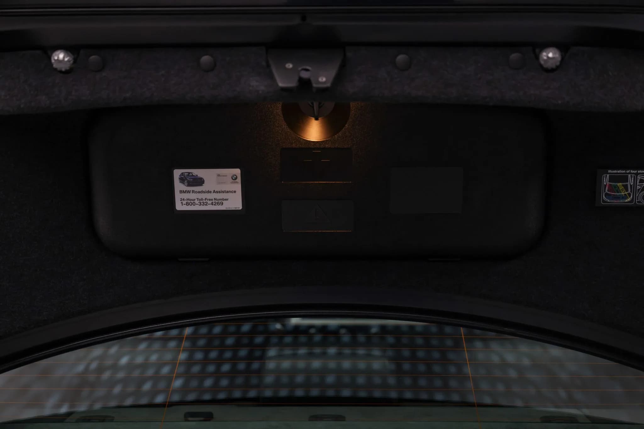 2008 BMW M5 Sedan — Trunk, tools & first-aid kit 3