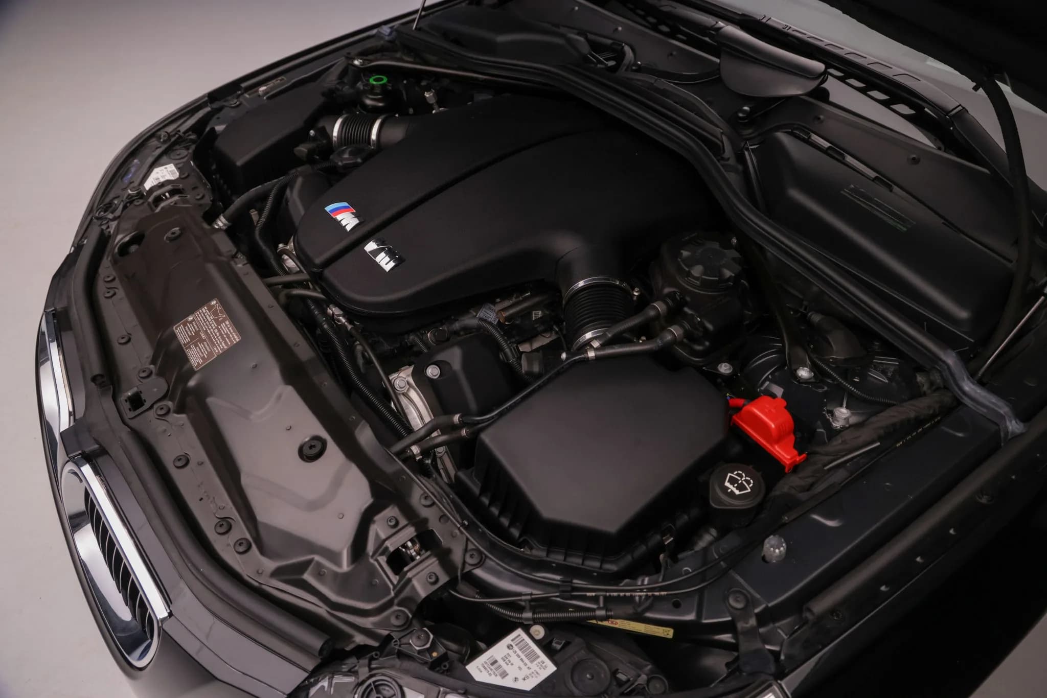 2008 BMW M5 Sedan — Engine bay 2