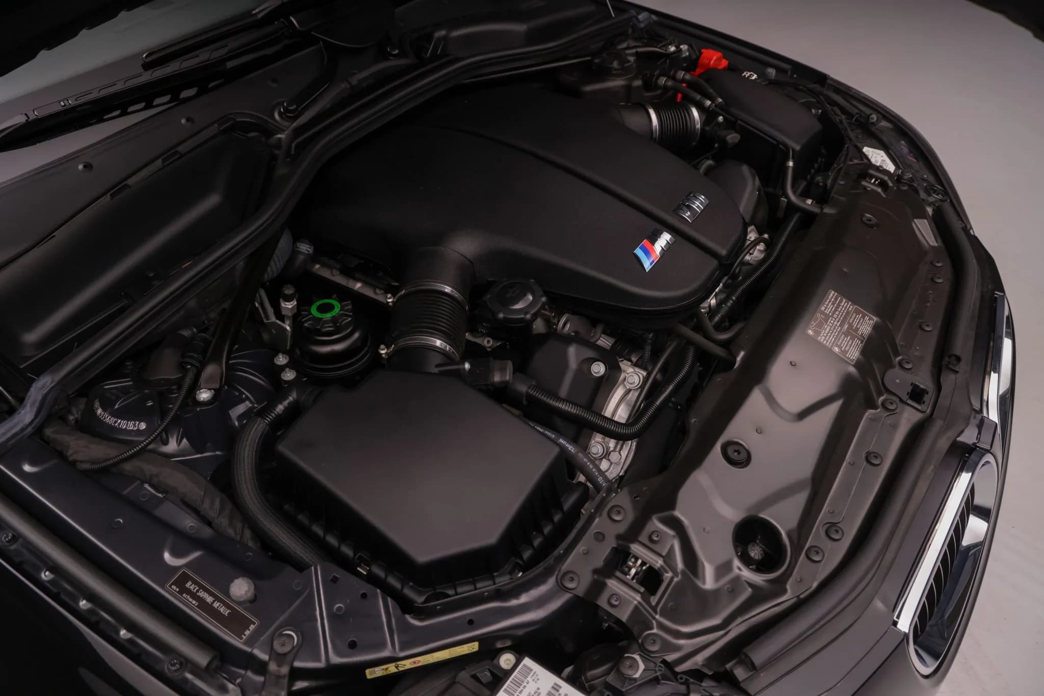 2008 BMW M5 Sedan — Engine bay 3