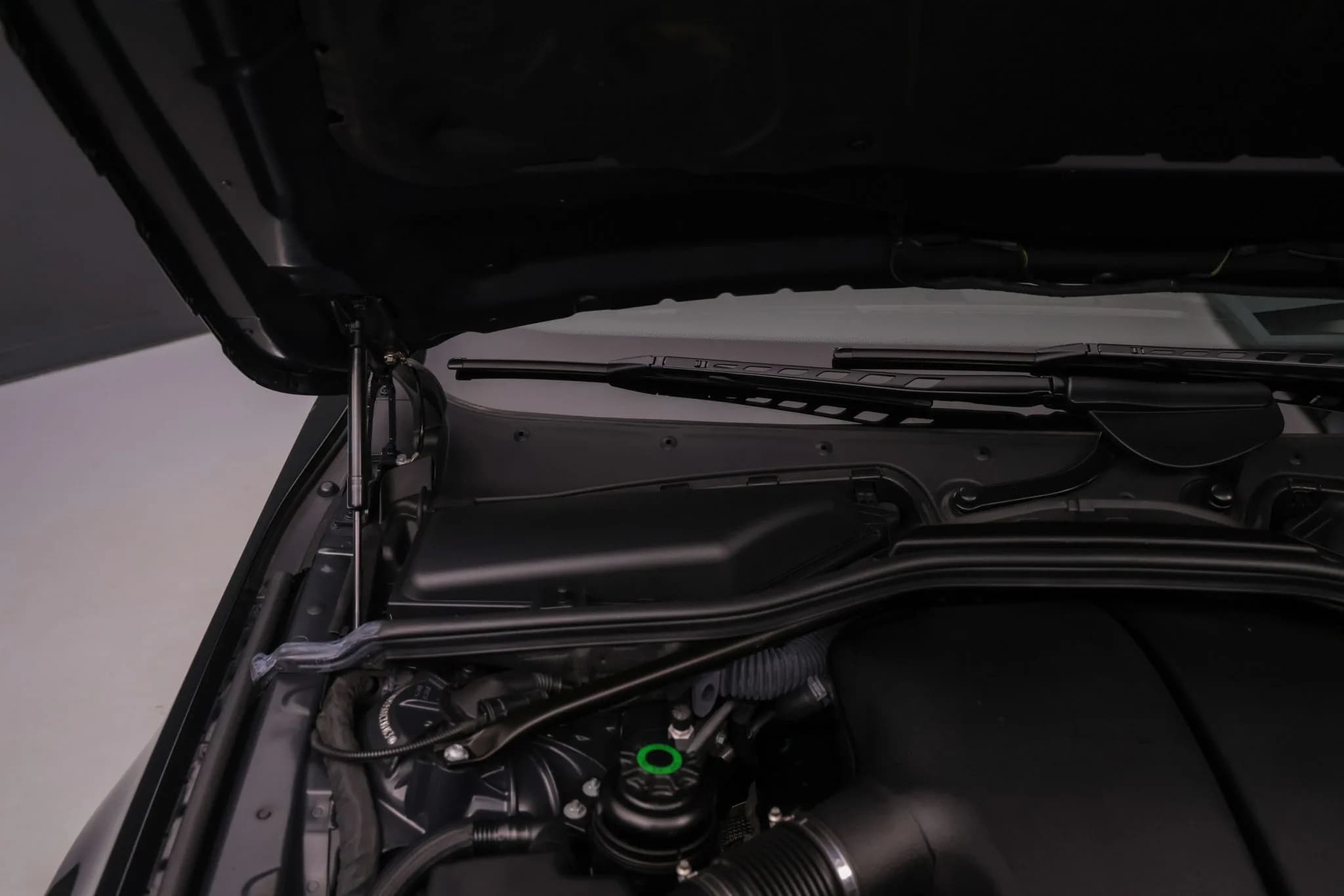 2008 BMW M5 Sedan — Engine bay 7