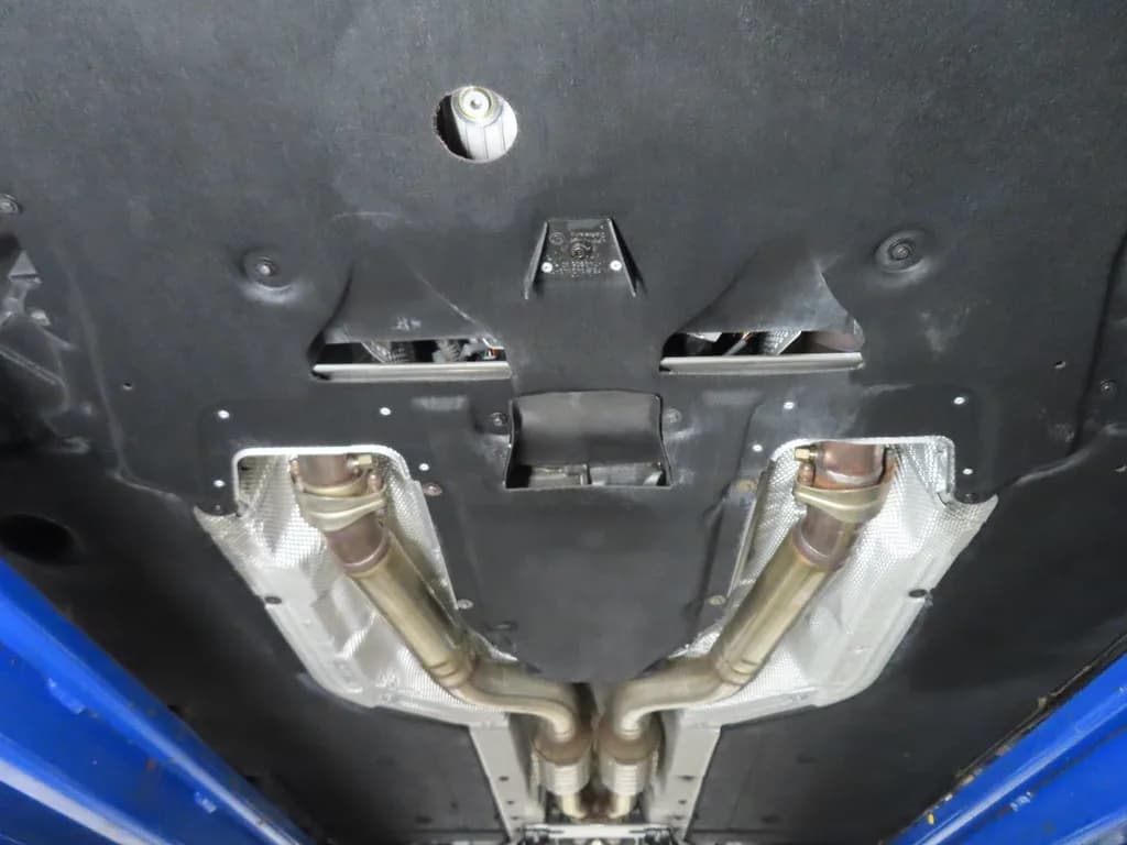 2008 BMW M5 Sedan — Undercarriage & underbody 1