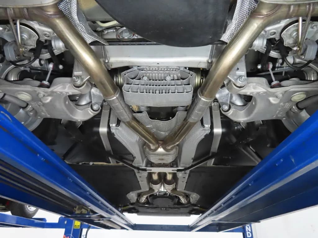 2008 BMW M5 Sedan — Undercarriage & underbody 2