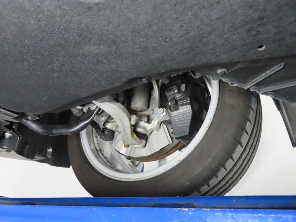 2008 BMW M5 Sedan — Undercarriage & underbody 3