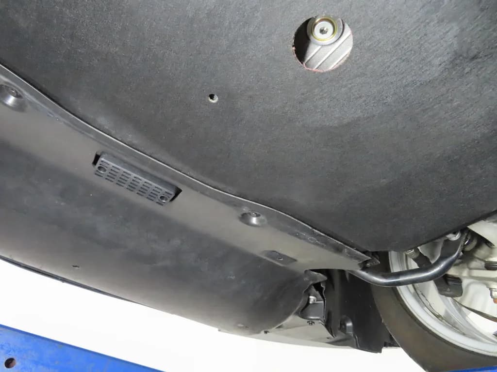 2008 BMW M5 Sedan — Undercarriage & underbody 4