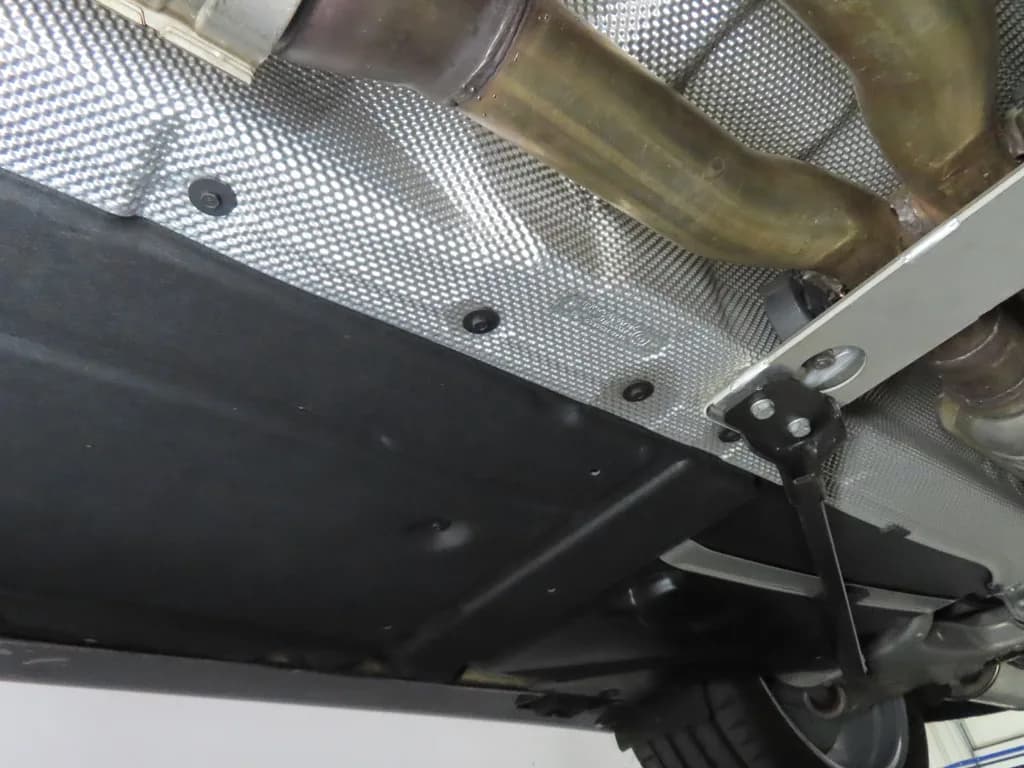 2008 BMW M5 Sedan — Undercarriage & underbody 15