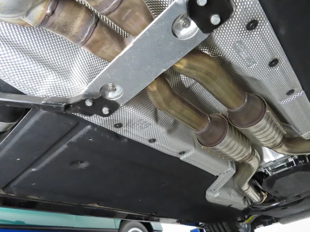 2008 BMW M5 Sedan — Undercarriage & underbody 16