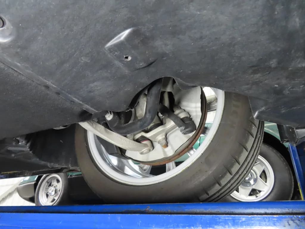 2008 BMW M5 Sedan — Undercarriage & underbody 24