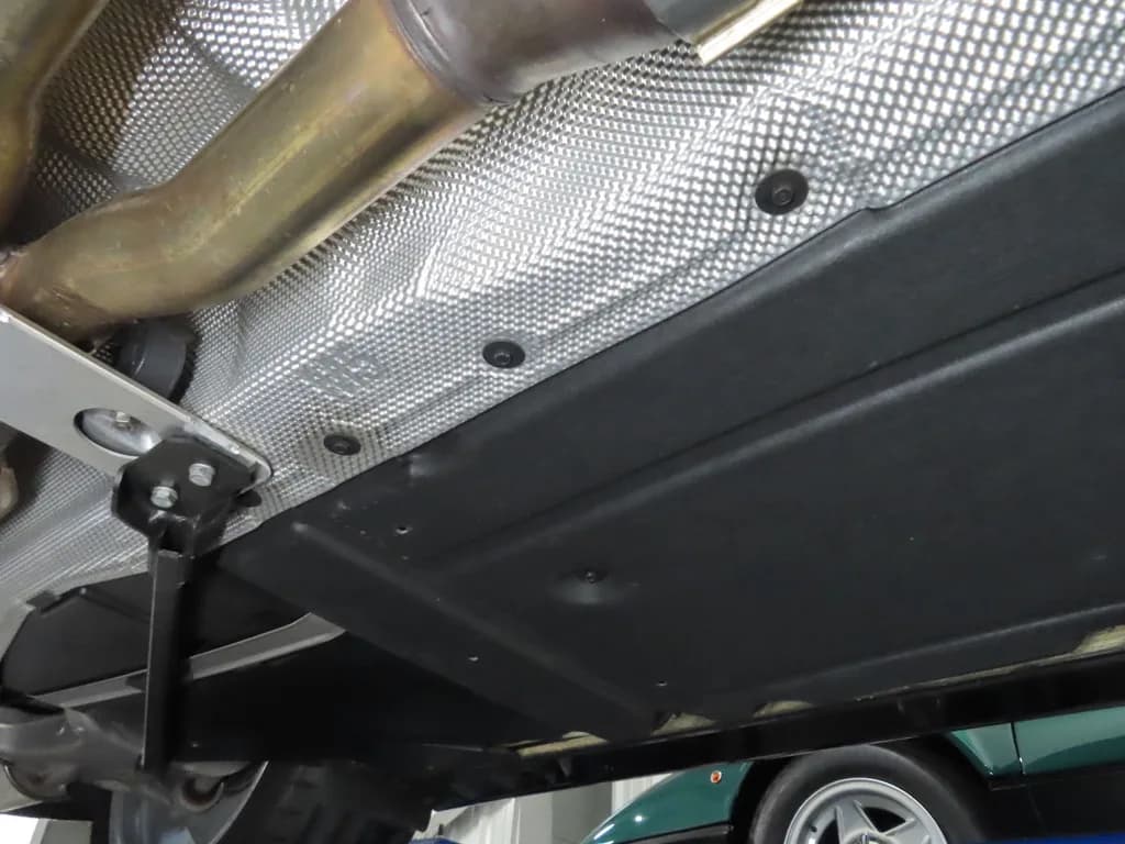 2008 BMW M5 Sedan — Undercarriage & underbody 27
