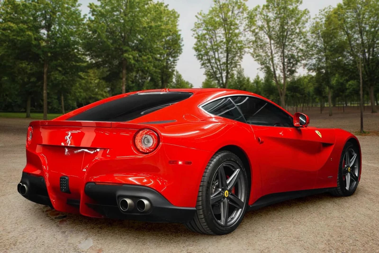 2015 Ferrari F12berlinetta — Highlights 4