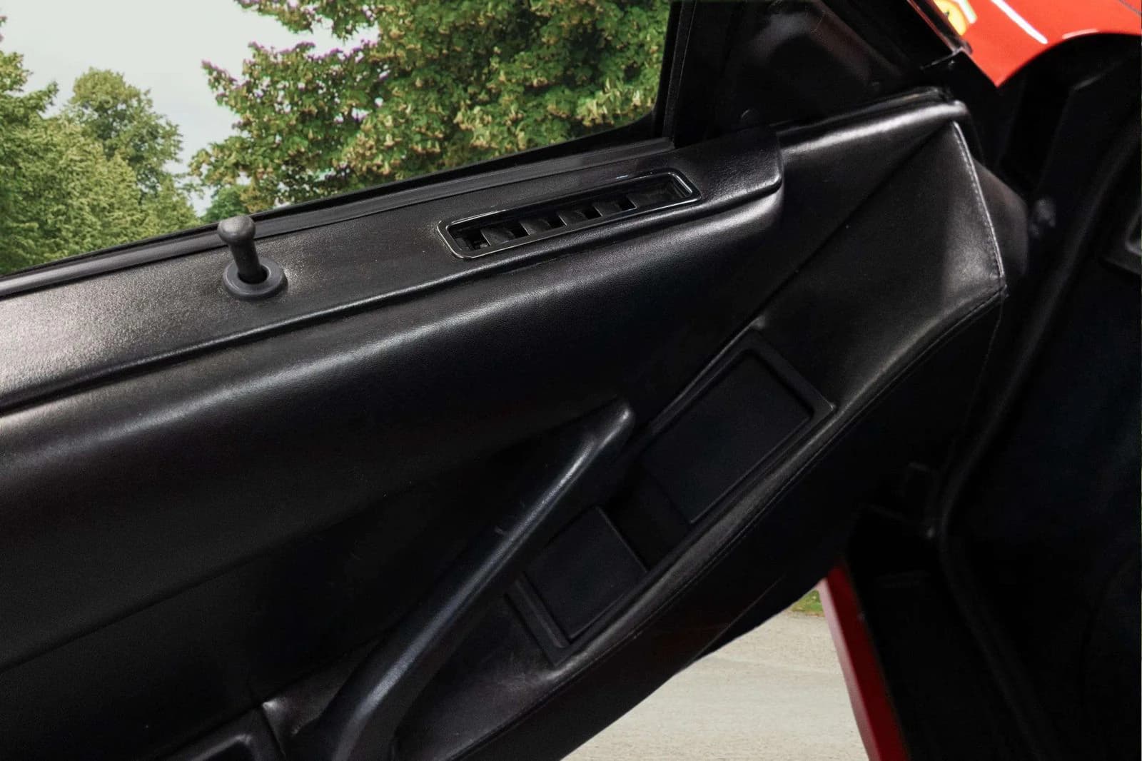 1986 Ferrari Testarossa — Interior 6