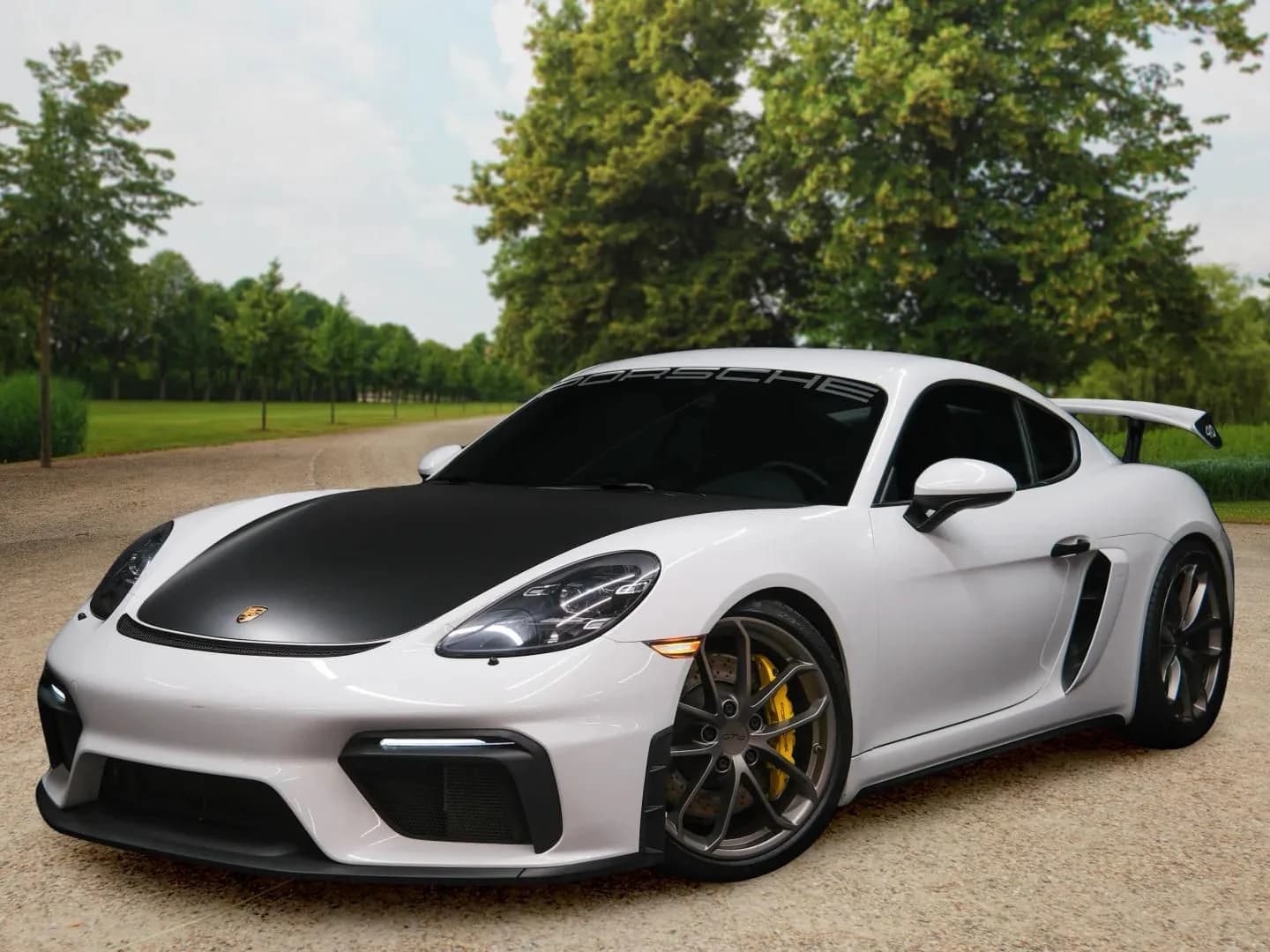 2021 Porsche 718 Cayman GT4 — Exterior 1