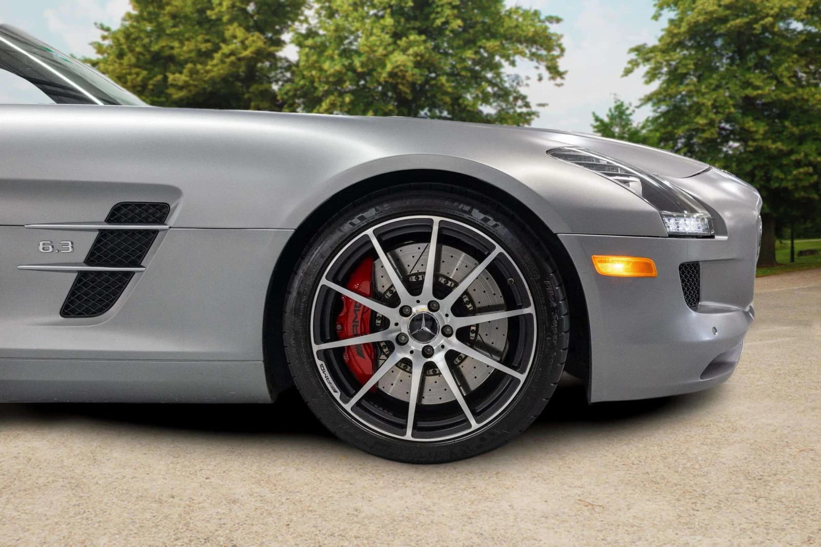 2011 Mercedes-Benz SLS AMG — Exterior 2