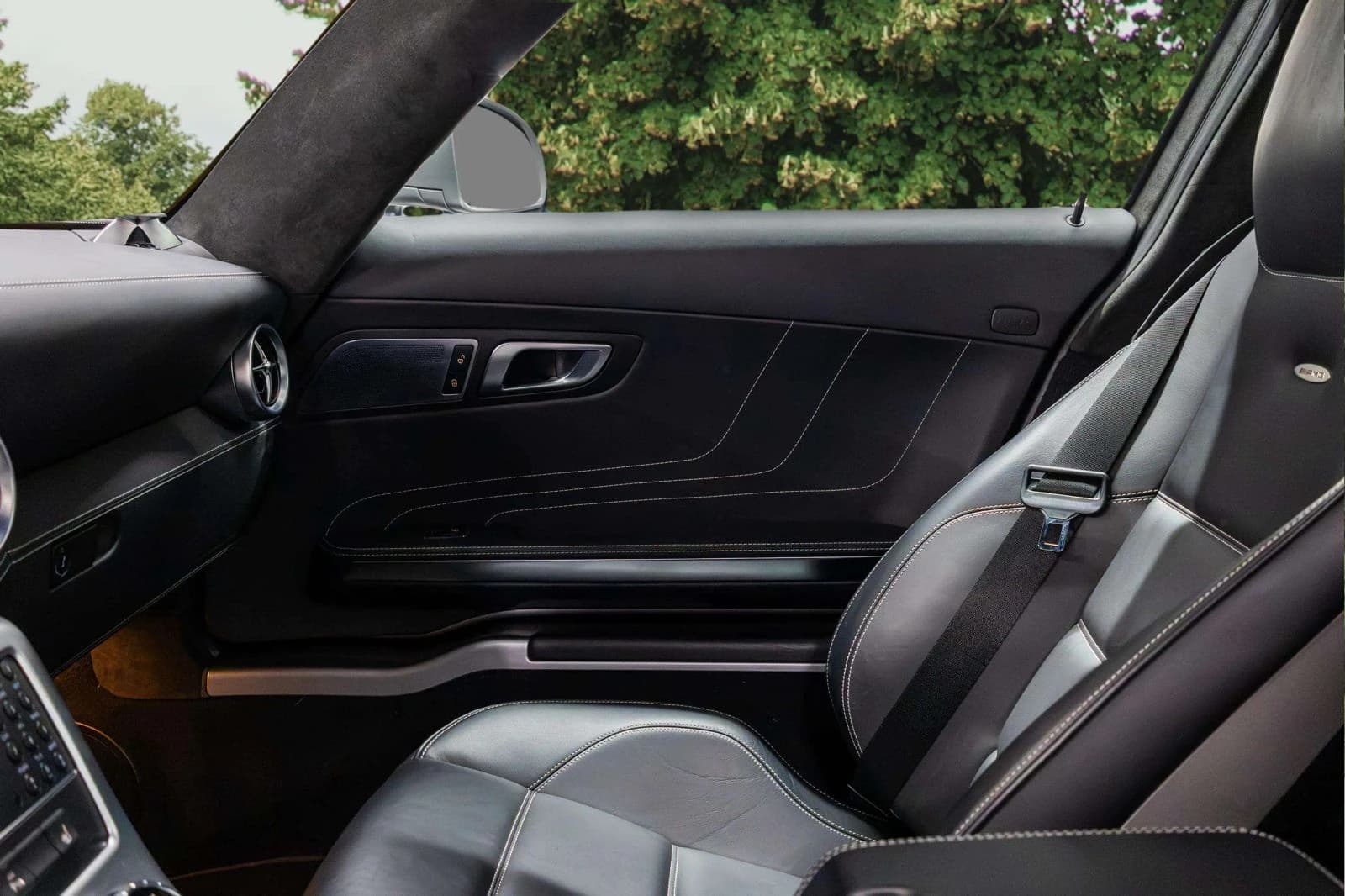 2011 Mercedes-Benz SLS AMG — Interior 12
