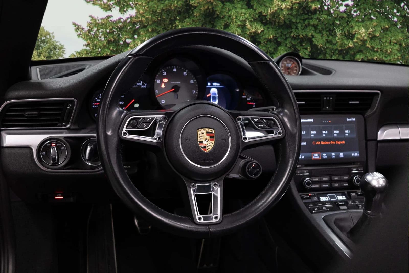 2017 Porsche 911 Carrera 4S Cabriolet — Interior 9